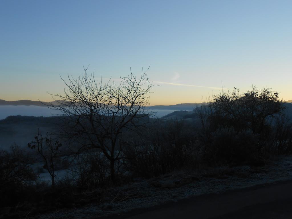 Gite Des Monts Saint-Izaire Esterno foto