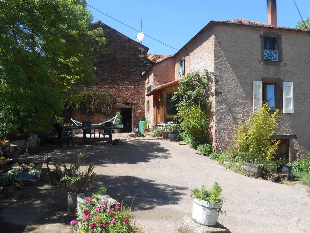 Gite Des Monts Saint-Izaire Esterno foto