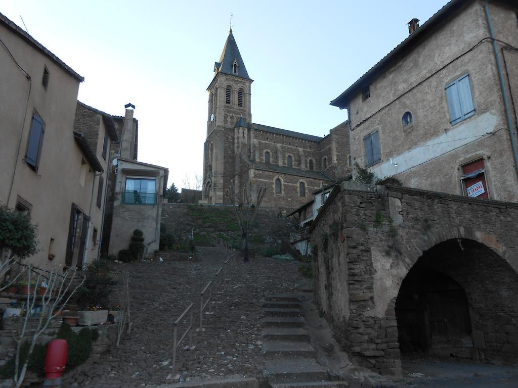 Gite Des Monts Saint-Izaire Esterno foto